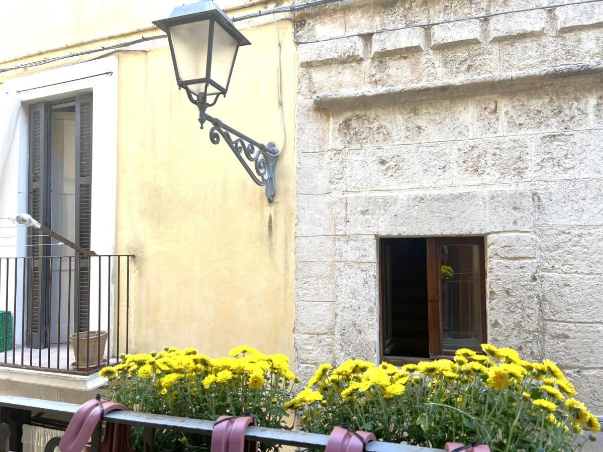 Palazzo Barone,Nel Cuore Del Borgo Antico. Leilighet Bari Eksteriør bilde