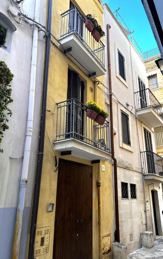 Palazzo Barone,Nel Cuore Del Borgo Antico. Leilighet Bari Eksteriør bilde